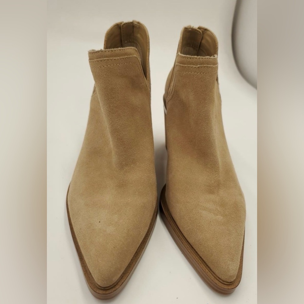Vince Camuto Women’s Riggie Boot Tortilla Suede Size 8.5